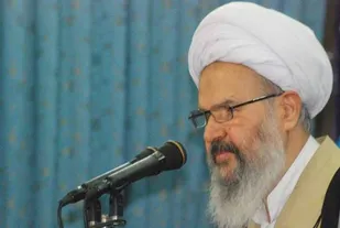 تنها راه مبارزه با تهدیبات فرقه گرایی مسلح کردن جوانان به سلاح توحید و معرفت شناسی است