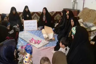 برگزاری دوره آموزشی چرم دوزی ویژه خواهران بسیجی در رزن