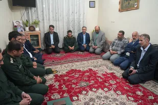 دیدار مسئول سازمان بسیج ادارات کشور به خانواده شهید &laquo;مهدی صادقی&raquo; در همدان