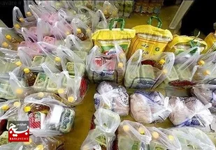 اهدای بسته های غذایی به مادران باردار شناسایی شده در دزفول