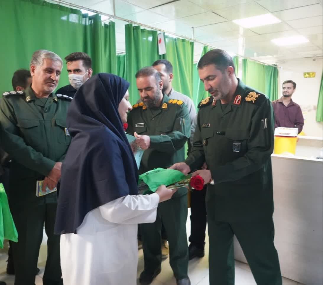 تجلیل مسئولان سپاه فتح از پرستاران در مانگاه امام صادق (ع) یاسوج + ( تصاویر)