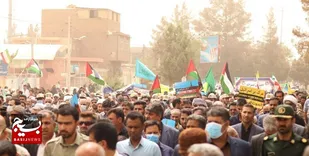 راهپیمایی روز قدس مردم روزه&zwnj;دار سرخس در گرما و ریزگردها
