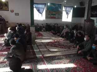 برگزاری میز خدمت با حضور فرماندار و تعداد ی از مدیران شهرستان در منطقه گیفان در هفته بصیرت