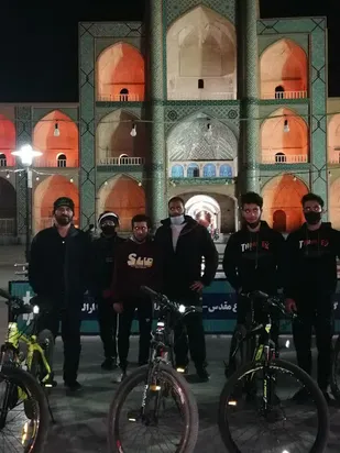 برگزاری دوچرخه سواری و زیارت قبور شهدای گمنام میدان امیرچخماق یزد
