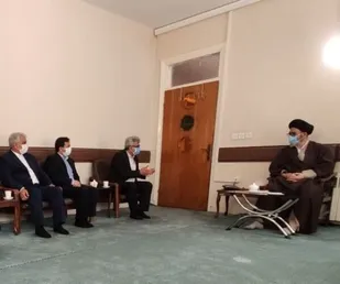مساجد تاریخی باید با حفظ معماری سنتی و اسلامی بازسازی شوند