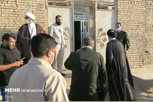 نماینده ولی فقیه درخوزستان درخانه کودک غرق شده درفاضلاب حضور یافت