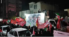 مردم! یادمون نره،  آقامون هرچی میگه باید بگیم «چشم»