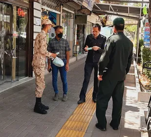 توزیع 15 هزار عدد ماسک به همت نیروی مقاومت بسیج سپاه فریمان همزمان با اوج گیری کرونا دلتا