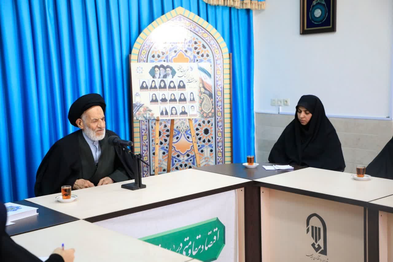 دشمن شکست خورده در جنگ نظامی، به عرصه‌های فرهنگی جامعه هجوم آورده است