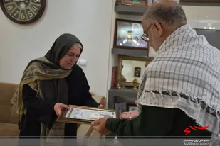 دیدار فرماندهان نظامی استان مرکزی با خانواده معظم شهید سالیانی