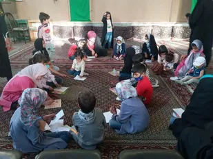 نشست بصیرتی با موضوع ازدواج و فرزند آوری در حسینیه خیرآباد