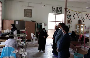 حل بخشی از مشکلات کادر درمان با تولید ماسک و گان در مدرسه فنی و حرفه ای بیرجند