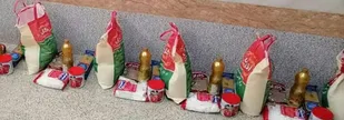 تهیه وتوزیع ۴۳بسته معیشتی توسط رزمندگان گردان ۱۰۷ لشکر14 امام حسین(علیه السلام)
