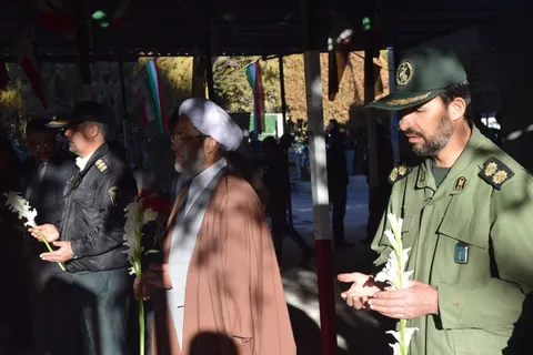 گلباران قبور مطهر شهدا به مناسبت گرامیداشت ایام الله دهه فجر درمحلات