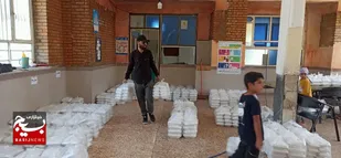 اطعام حسینی با پخت ۵هزار پرس غذا توسط گروه جهادی شهید چهرازی باغملک