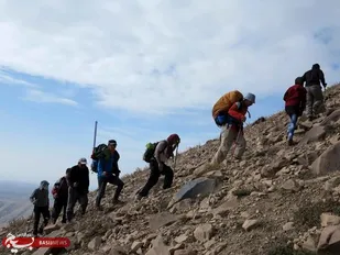 صعود تیم کوهنوردی بسیج خراسان جنوبی به ارتفاعات خراسان رضوی