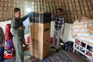 اهدای سه دستگاه یخچال به محرومین کپر نشین شهرستان کنارک