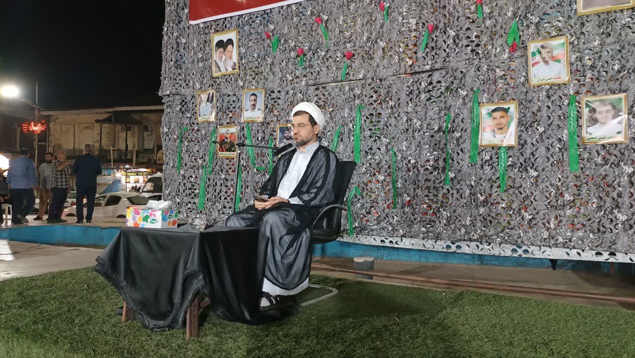 ایمان و وحدت دو عامل اصلی پیروزی در برابر دشمنان است