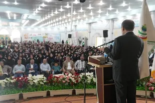مراسم ازدواج و اهدای جهیزیه ۱۱۳ نوعروس نیازمند برگزار شد