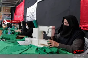 آغاز به کار کارگاه دوخت لباس شیرخوارگان حسینی در امامزاده حسین(ع) قزوین