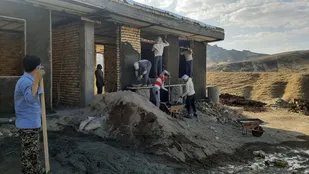 اردوی جهادی بسیجیان حوزه مهدیه در روستای سزنق بخش طارم سفلی