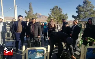 غبار روبی گلزار شهدای روستای علی آباد جمبزه دهاقان به مناسبت دهه فجر