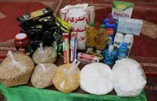 تهیه و توزیع بسته&zwnj;های معیشتی و لباس زمستانی به خانواده&zwnj;های کم برخوردار شاهرود