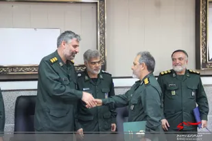 پاسداران، در میدان های مختلف عمل، مدافع مواضع انقلاب اسلامی هستند&nbsp;