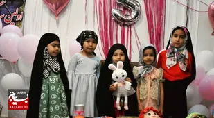 جشن تولد دختر شهید مدافع حرم در مشهد مقدس + عکس و فیلم