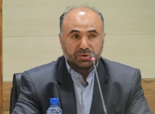 شفافیت در قراردادهای نفتی وجود ندارد/ ارتباطات مشکوک وزارت نفت با دلالان بنزین
