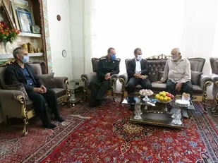 فرمانده سپاه بیجار با خانواده شهدا و جانبازان دیدار و گفتگو کرد+عکس