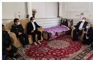 عیادت فرمانده سپاه و مسئولان پیشوا از مادر شهید &laquo;محمود علیکاهی&raquo;