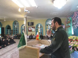 دشمن تلاش دارد نسل آینده را سکولار و غیر انقلابی تربیت کند