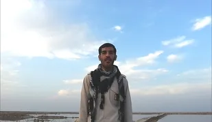 شهید مدافع حرم&laquo;علی جمشیدی&raquo; در لباس خادم الشهداء / عکس
