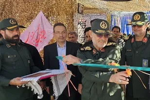 رونمایی سامانه&zwnj;های سیار درمانی نیروی دریایی سپاه در شیراز