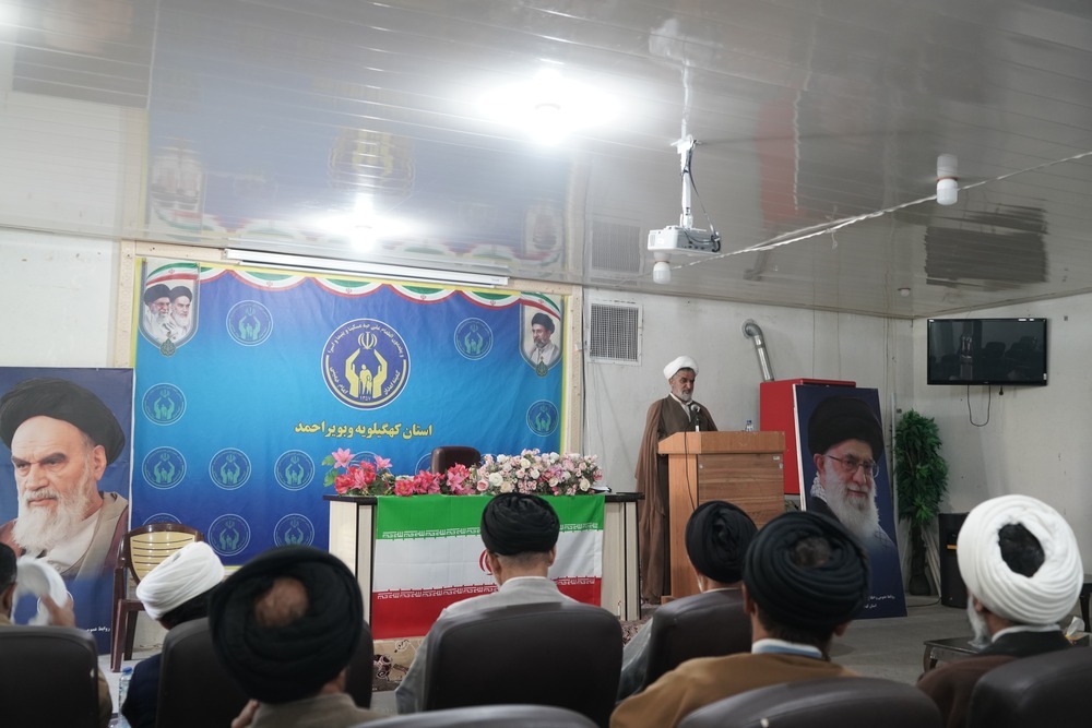 هم اندیشی روحانیون شاغل سپاه فتح و نیروی انتظامی استان/ حجت الاسلام درخشی: نیروی انتظامی رکن اصلی حفظ امنیت در جامعه است