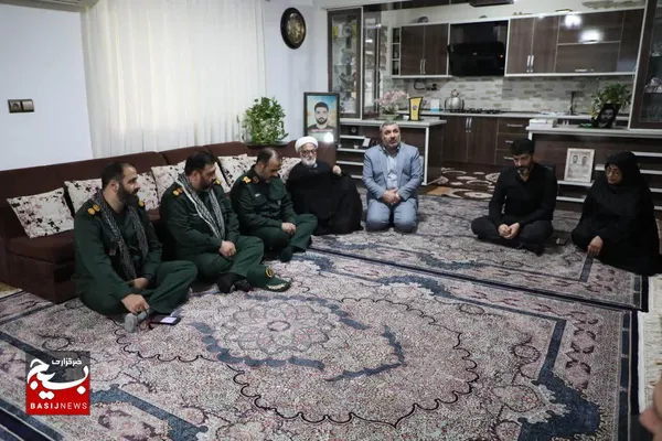 دیدار  فرمانده سپاه قدس گیلان با خانواده شهدای اقتدار
