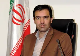 تازه همین کار را هم با واسطه و سفارش به دست آوردم...