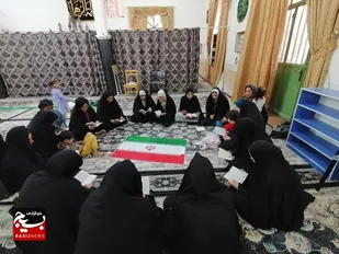 برگزاری زیارت عاشورا به مناسبت هفته دفاع مقدس در حلقه صالحین نوجوان