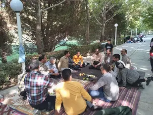 گردهمایی صمیمانه رزمندگان و بسیجیان در مجتمع فرهنگی تفریحی باغ غدیر اصفهان برگزار شد