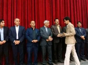 درخشش هنرمندان چهارمحال و بختیاری در جشنواره شعر ققنوس