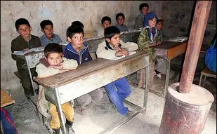 وزیر آموزش و پرورش نسبت به آموزش مناطق محروم جدیت به خرج دهد