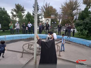 به مناسبت ماه محرم برافراشتن پرچم عزا حسینی در راین