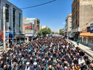 نماز ظهر عاشورا در شهرستان خرمدره اقامه شد+ تصاویر