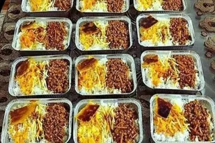 طبخ و توزیع ۳۰۰ پرس غذای گرم در ایام فاطمیه