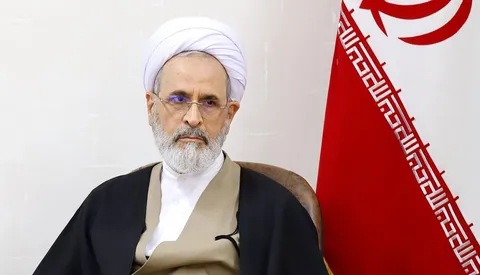 قدردانی آیت الله اعرافی از حضور ملت ایران اسلامی در راهپیمایی ۲۲ دی/ مسئولین برای آسایش مردم و پیشرفت کشور با قاطعیت اقدام نمایند