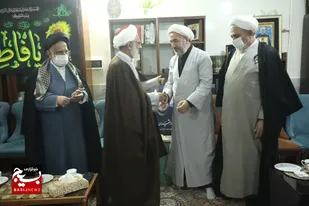 انگشتر متبرک رهبری به خانواده شهید مختارزاده اهداء شد