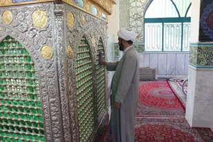 غبارروبی و تجهیز مسجد و امامزاده، از برنامه&zwnj;های چهارمین اجلاسیه نماز شهرستان فلاورجان