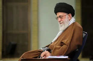 موافقت رهبر معظم انقلاب با بخشش اضافه خدمت سربازان