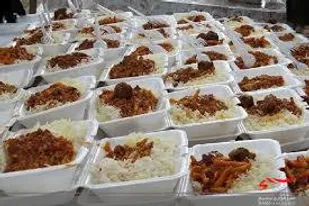 توزیع بیش از 200 پرس غذای گرم توسط گروه های جهادی بسیج در بجنورد
